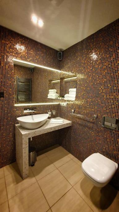 Vision Luxury Apartment Rynek Wrocław Exteriör bild